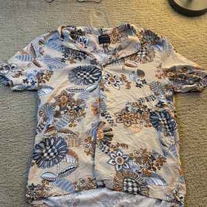 Men’s Lightweight button-down shirt